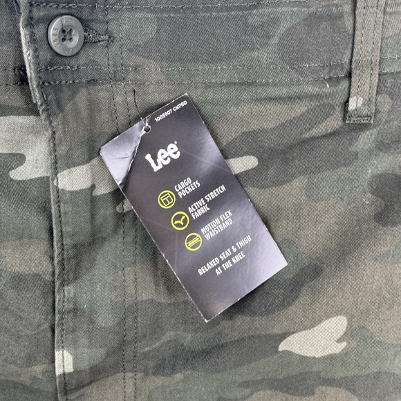 Lee Shorts Mens 46 Green Camo Cargo Motion Flex Waistband Active Stretch NEW - Picture 3 of 10